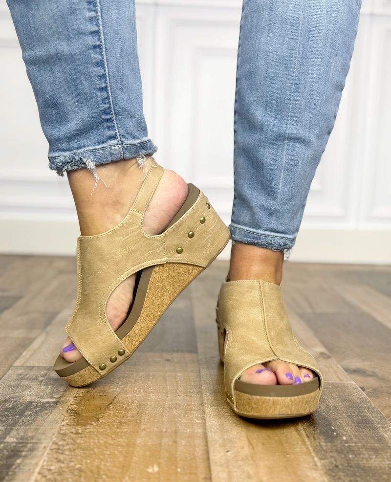 Journee Collection Takarah Wedge-Heeled Sandal
