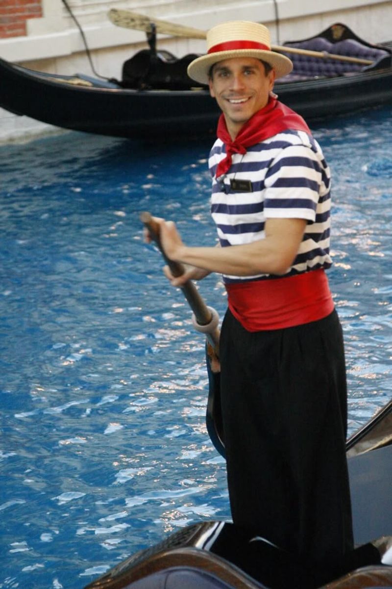 Boater – Italy's Floating Fashion