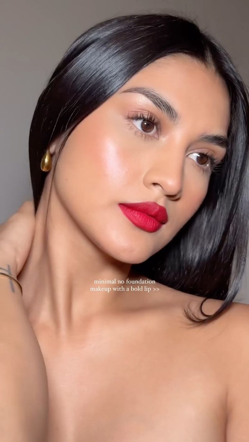 Minimal Makeup Applied Precisely