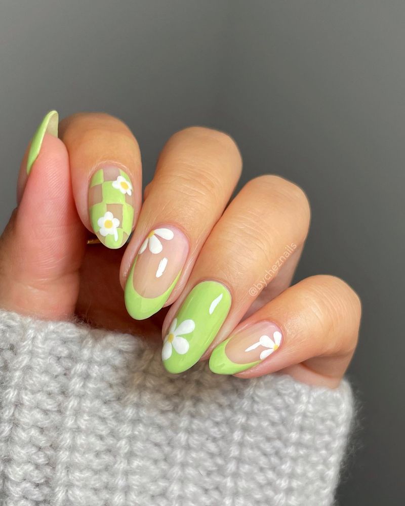Daisy Dot Nails