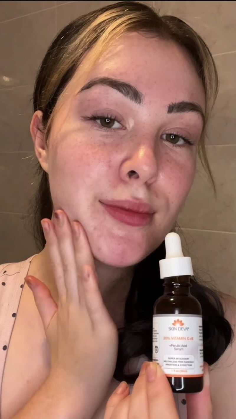 Antioxidant Serums: Daily Defense