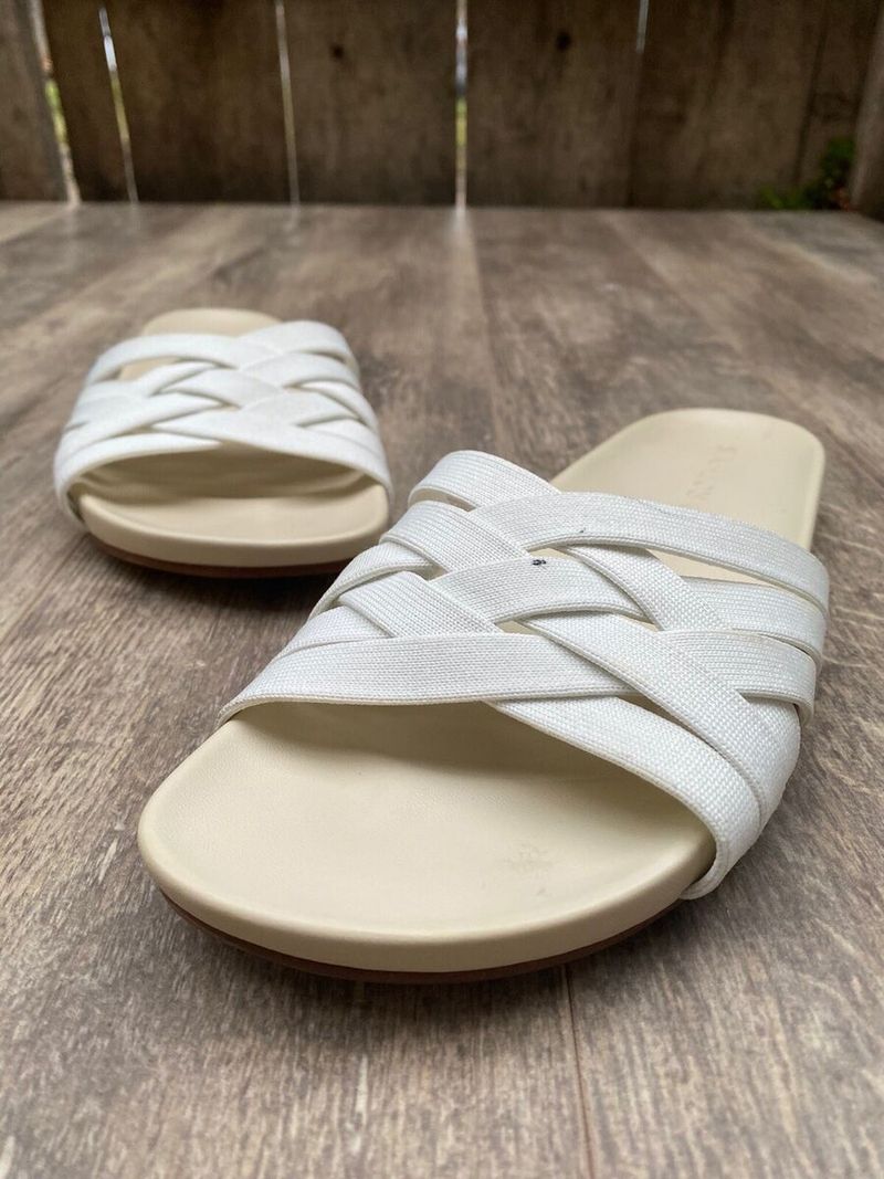 Rothy's Criss-Cross Lightweight Wedge