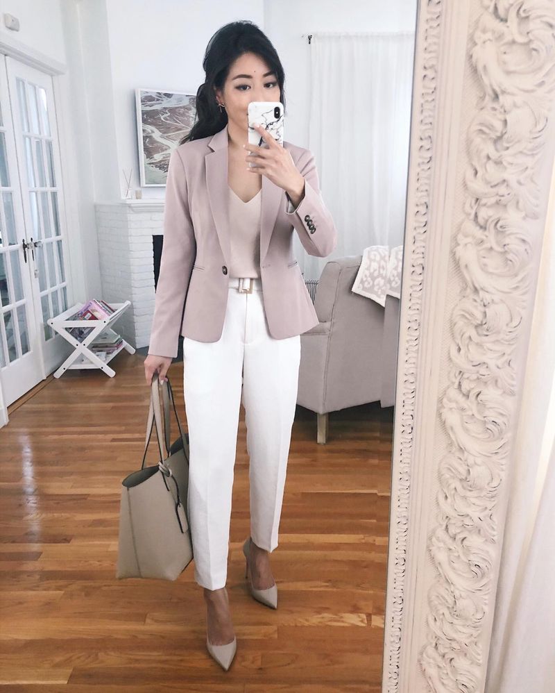 Monochrome Outfit With Pointed Flats
