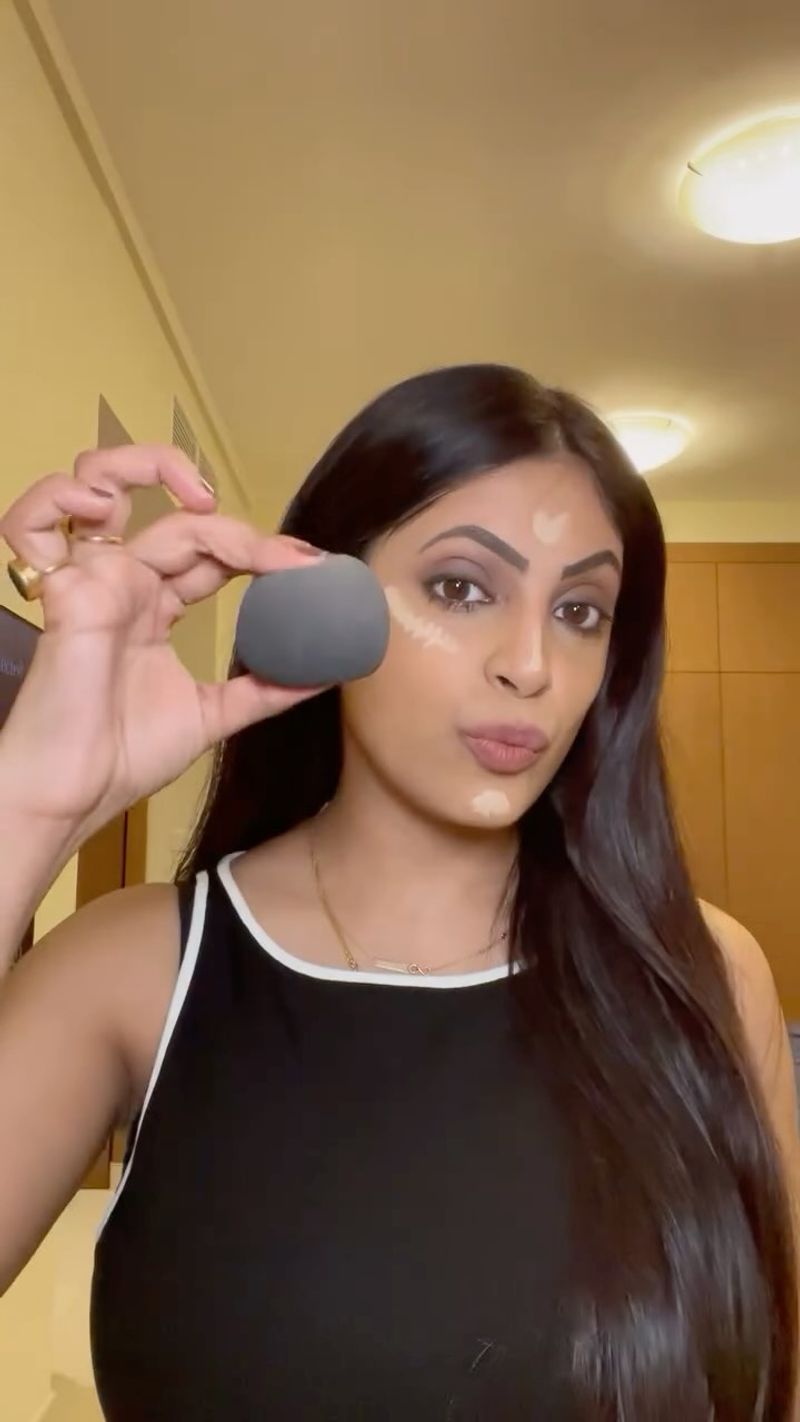 Glowy Highlighter That Brings Dimension